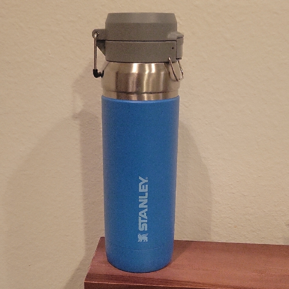 Stanley Blue Insulated Travel Tumbler The Quick Flip Go Bottle | 24 OZ